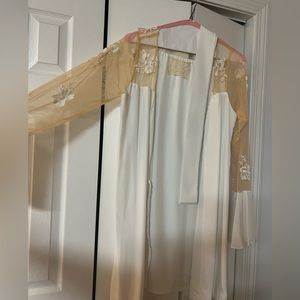 Robed with love HILDY ROBE- WHITE size large